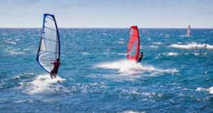 faire de la planche à voile à Tel Aviv